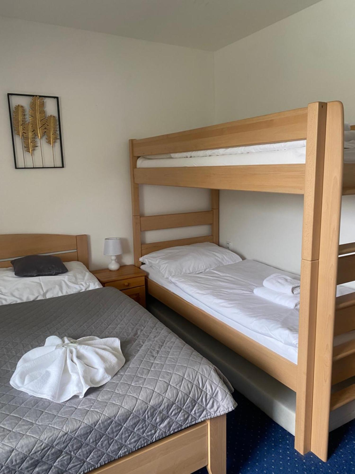 Stara Ameryka Hotel 3*