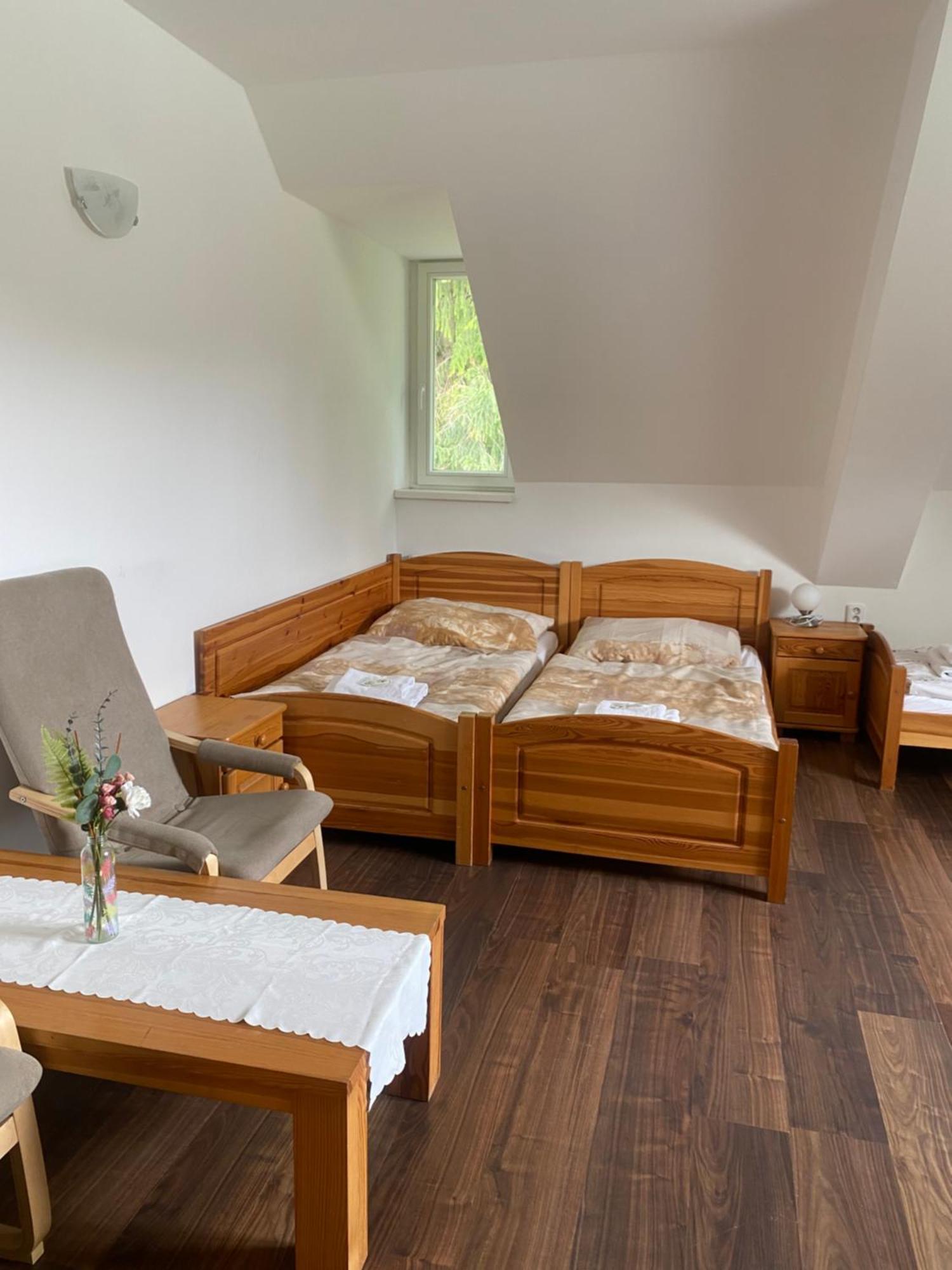 Stara Ameryka Hotel 3*
