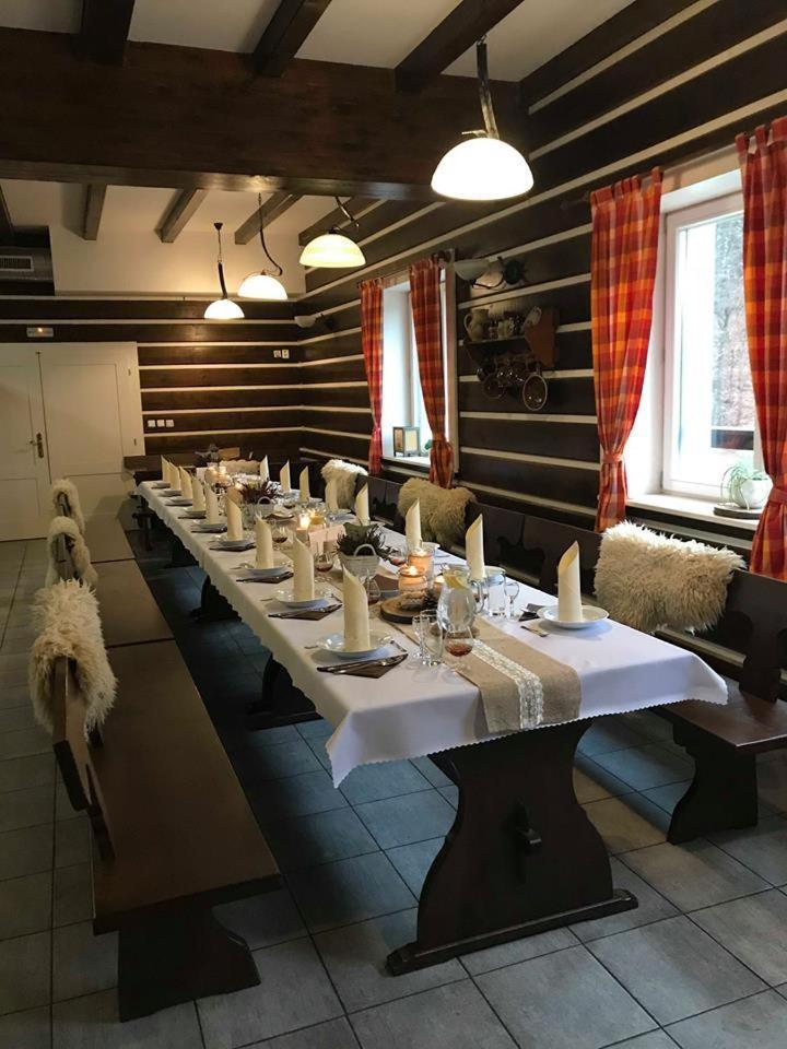 Stara Ameryka Hotel